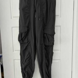 Lululemon Dance Studio Relaxed-Fit Mid-Rise Cargo Jogger size xs